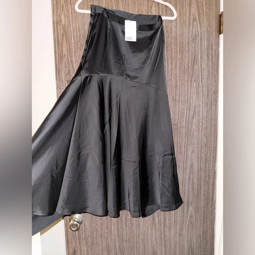 H&M sleek black